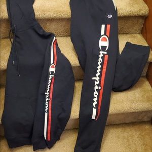Champion sweatsuit. L hoodie, XL sweats